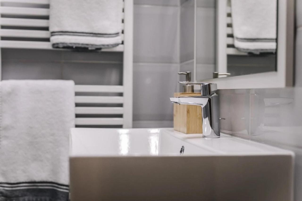 Apartmanhaz Soho 杰尔 外观 照片