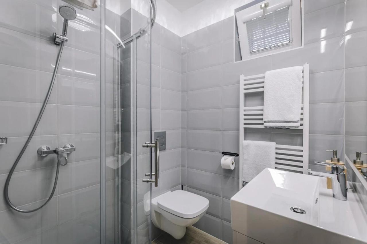 Apartmanhaz Soho 杰尔 外观 照片