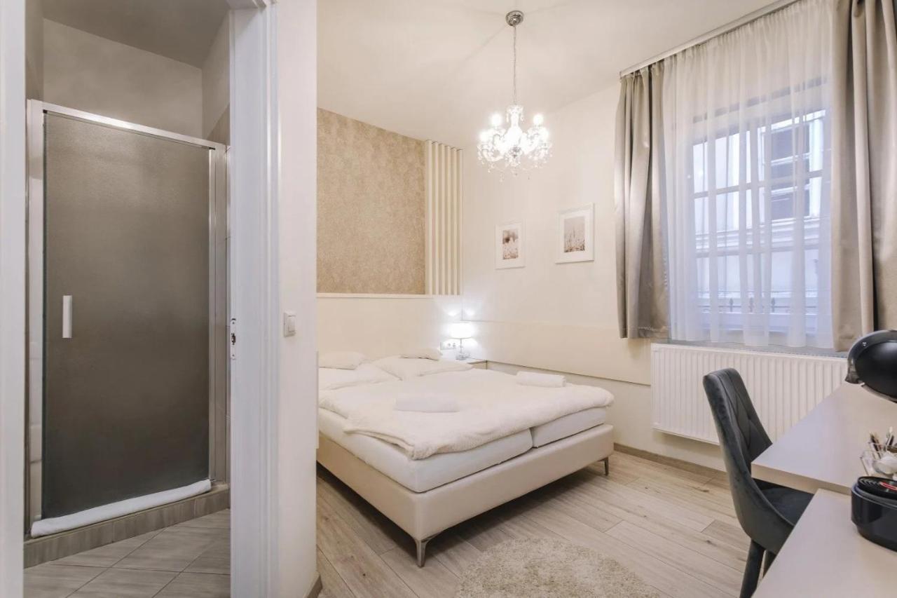 Apartmanhaz Soho 杰尔 外观 照片