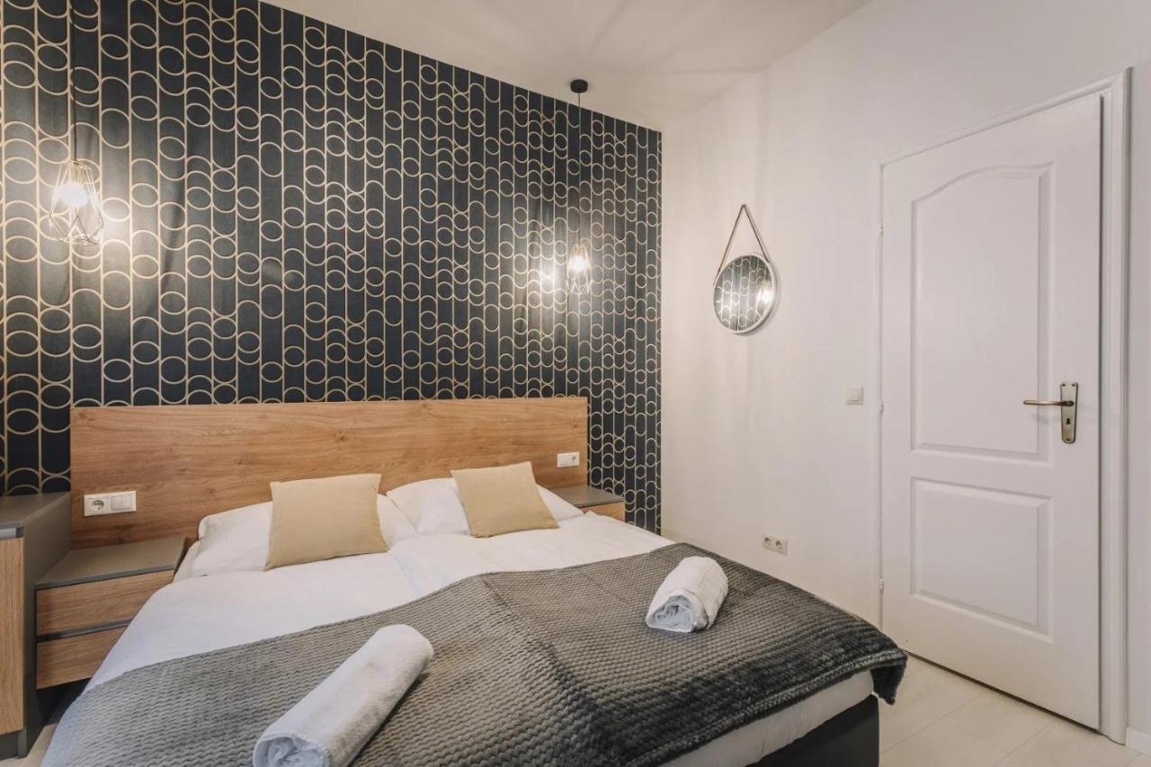 Apartmanhaz Soho 杰尔 外观 照片