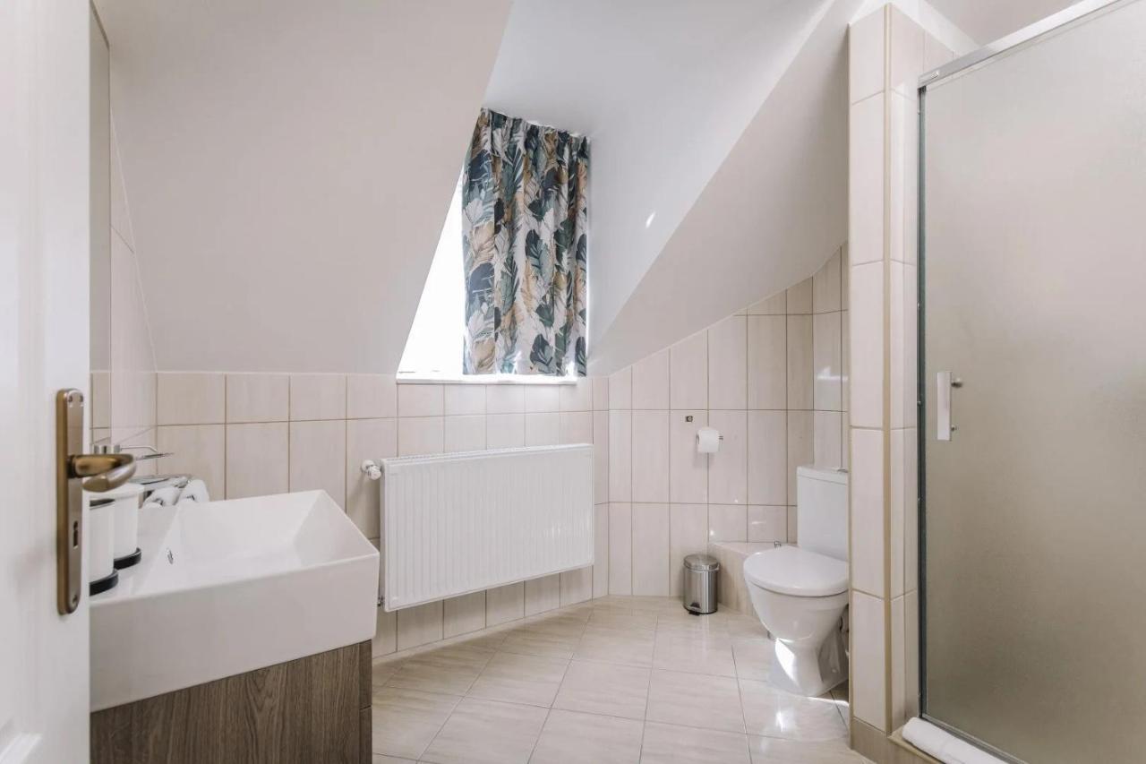 Apartmanhaz Soho 杰尔 外观 照片