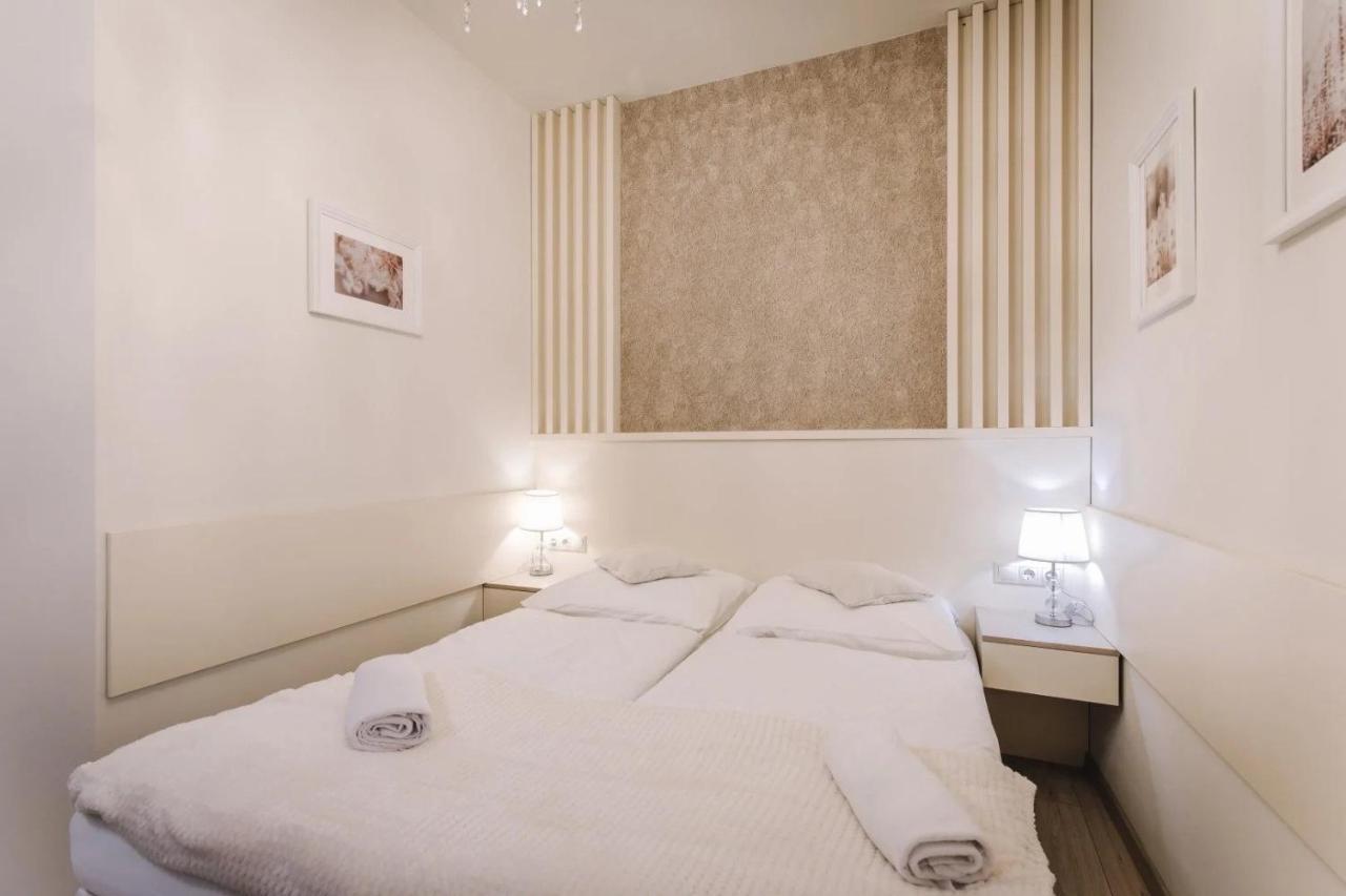 Apartmanhaz Soho 杰尔 外观 照片