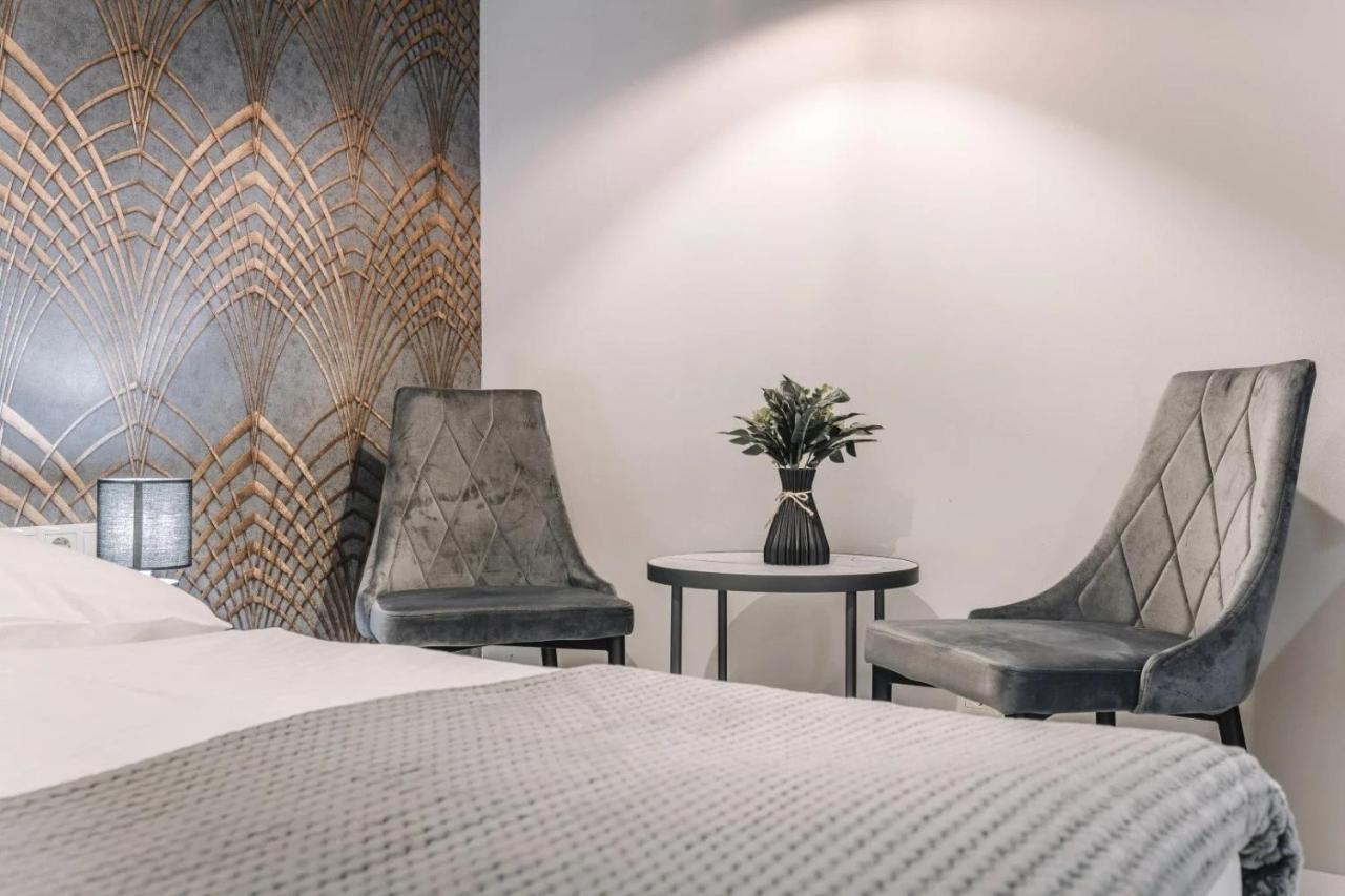 Apartmanhaz Soho 杰尔 外观 照片