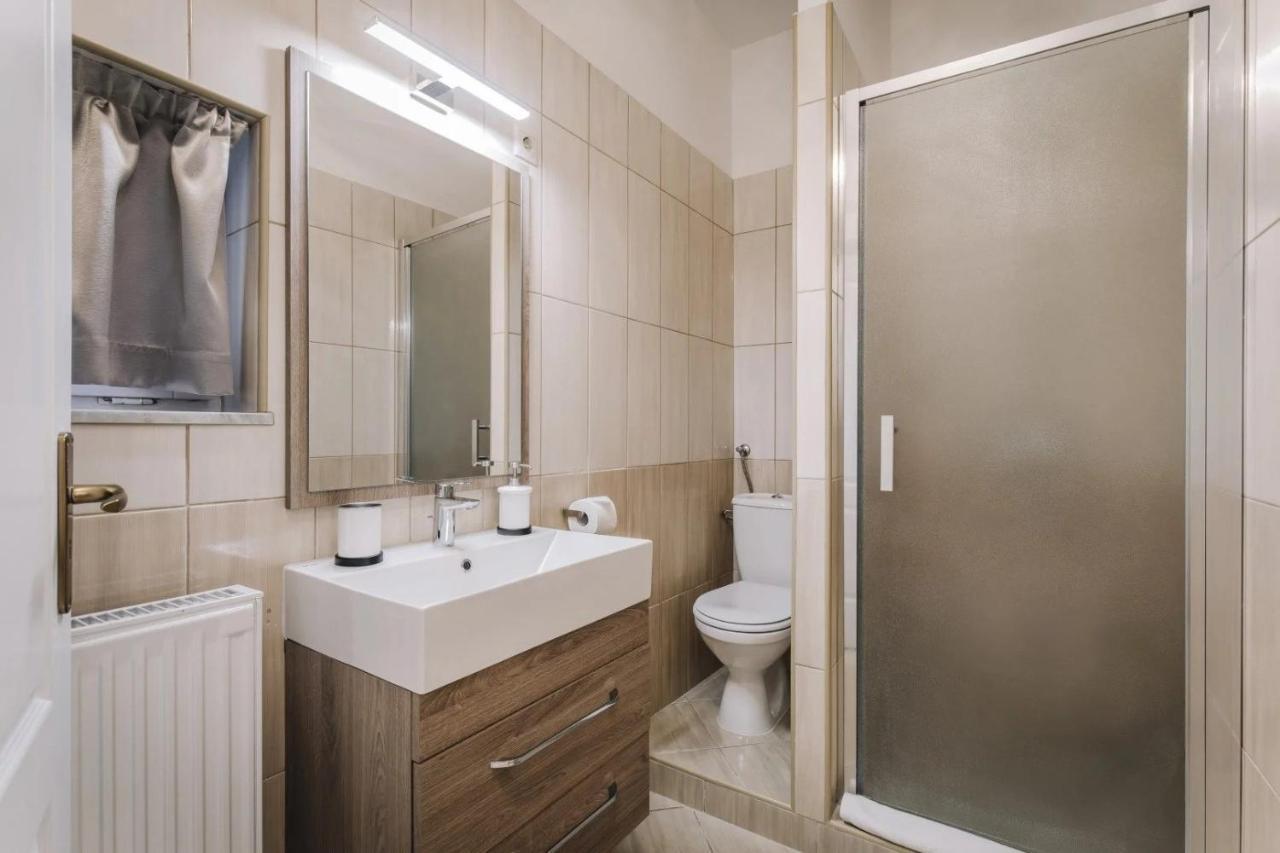 Apartmanhaz Soho 杰尔 外观 照片