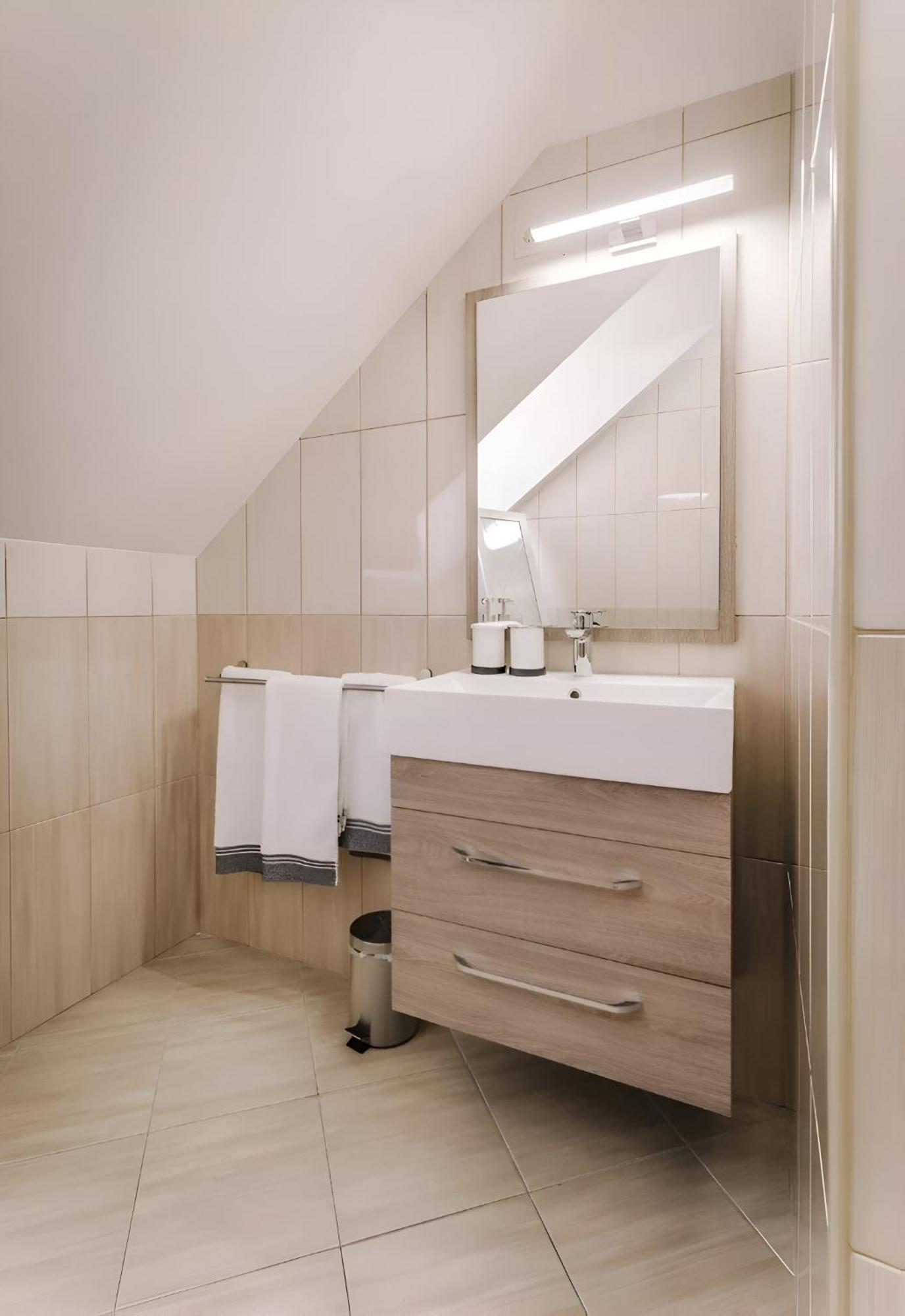 Apartmanhaz Soho 杰尔 外观 照片