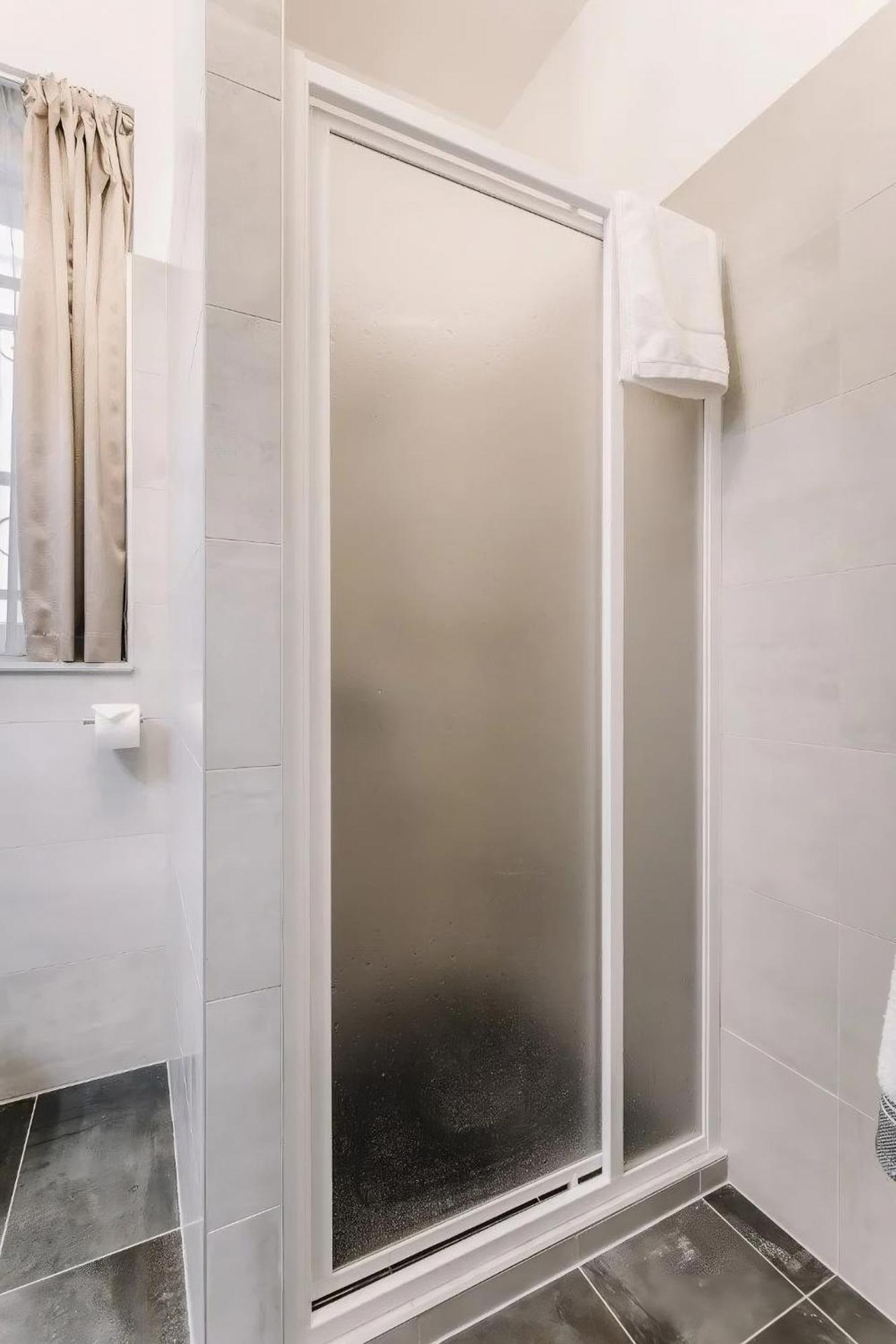 Apartmanhaz Soho 杰尔 外观 照片